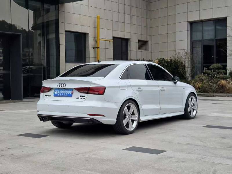 Audi A3 2019 car image #6