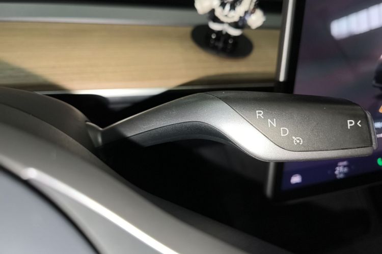 Tesla Model 3 2023 car image #14