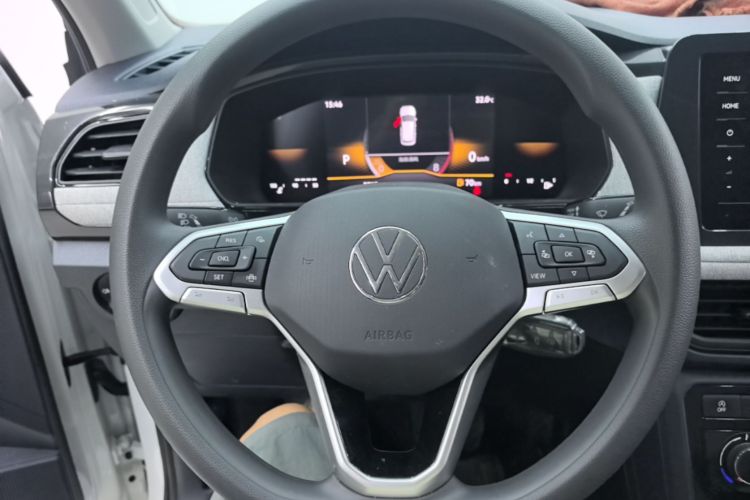 Volkswagen Tharu 2026 car image #11