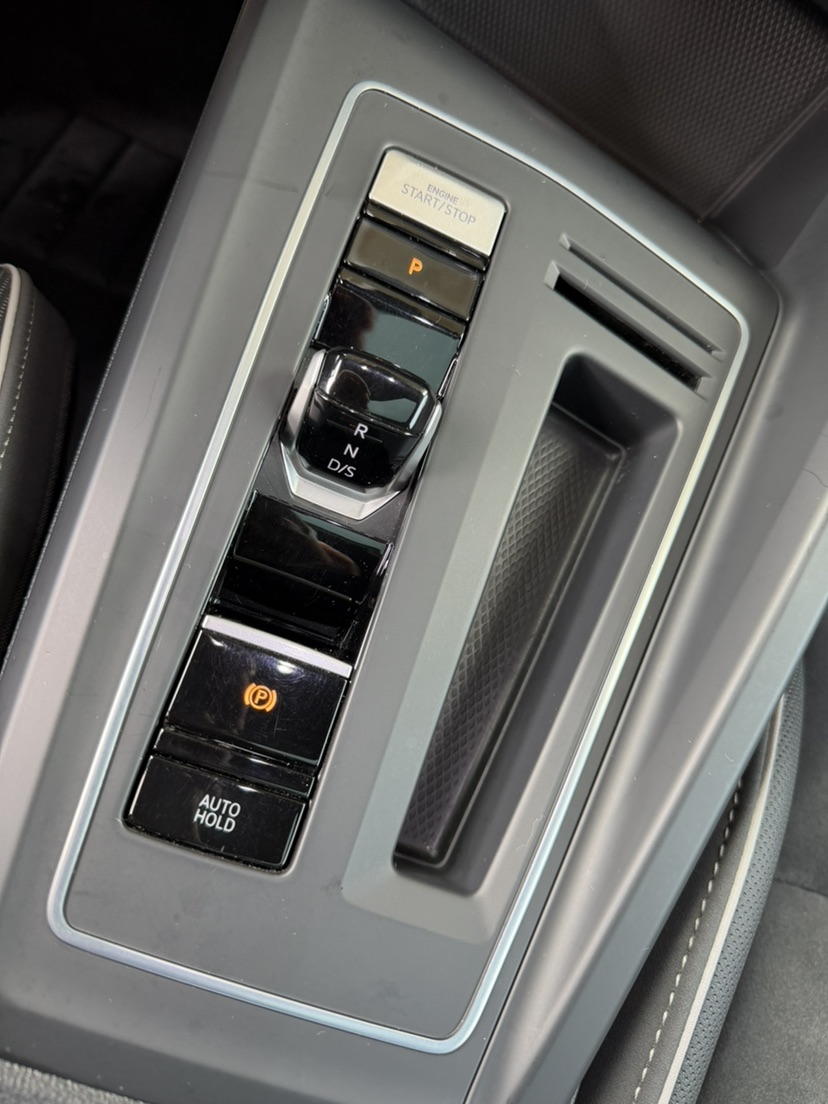 Volkswagen Golf 2021 car image #8
