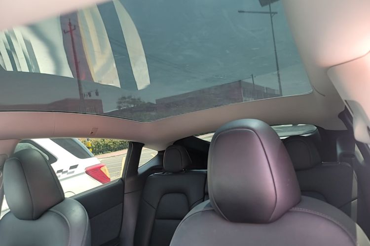 Tesla Model Y 2023 #18 Tesla Model Y 2023 car image #18