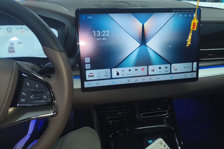 BYD Han 2024 immagine di auto #13