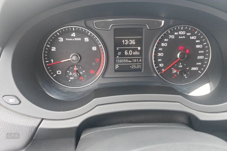 Audi Q3 2017 car image #14