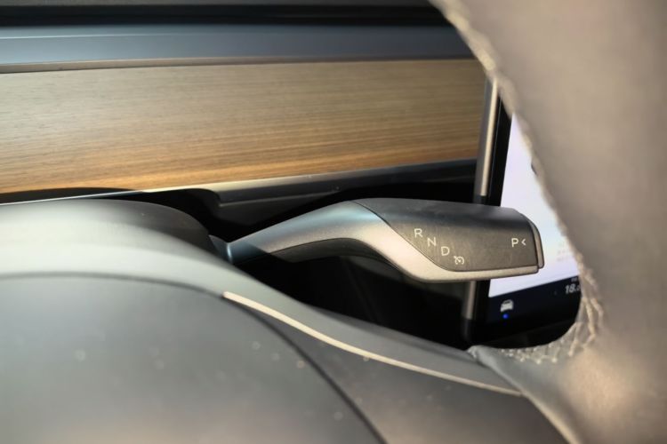 Tesla Model Y 2021 #14 Tesla Model Y 2021 car image #14