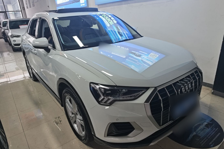 Audi Q3 2020 car image #4