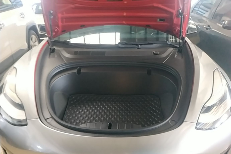 Tesla Model 3 2020 car image #20