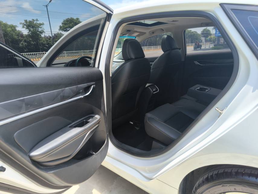 GEELY Binray 2021 image de voiture #9