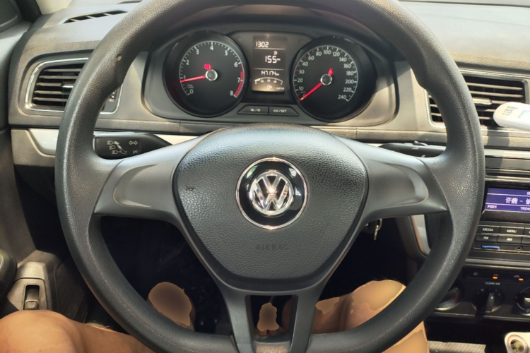 Volkswagen Lavida 2017 car image #11