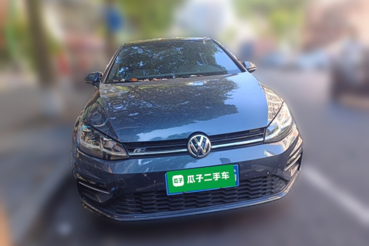 Volkswagen Golf 2018 car image #3