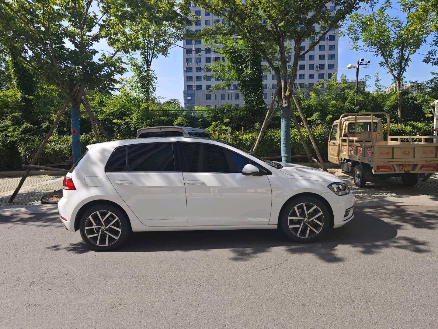 Volkswagen Golf 2020 car image #7