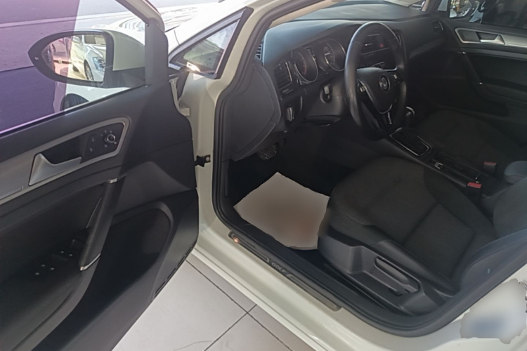 Volkswagen Golf 2019 صورة سيارة #16