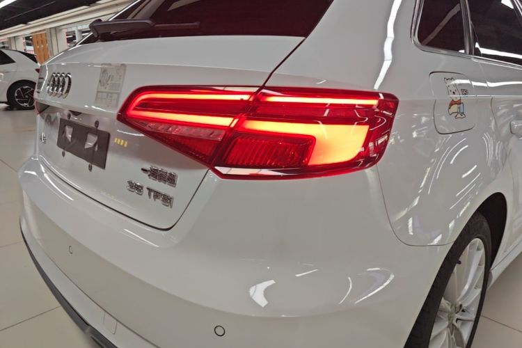 Audi A3 2018 car image #8
