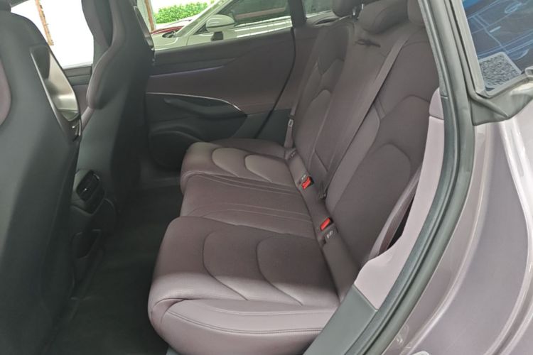 MI SU7 2025 car image #17