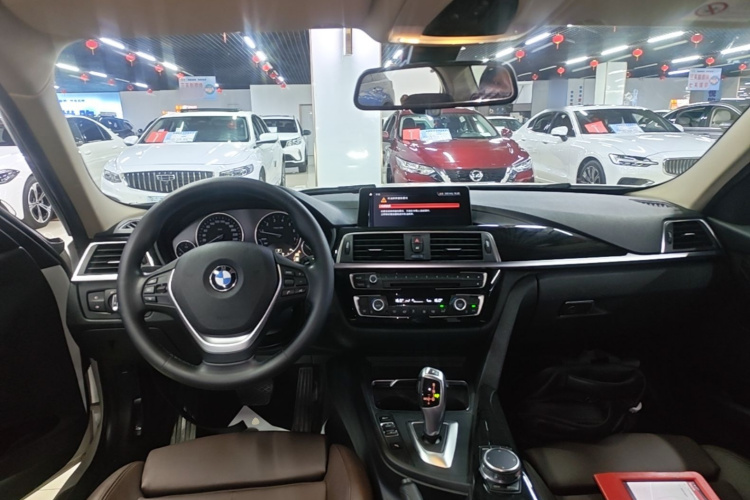 BMW 3 Series 2019 #10 BMW 3 Series 2019 car image #10