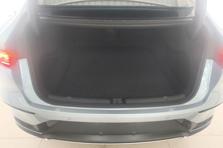 BYD Han 2023 car image #19