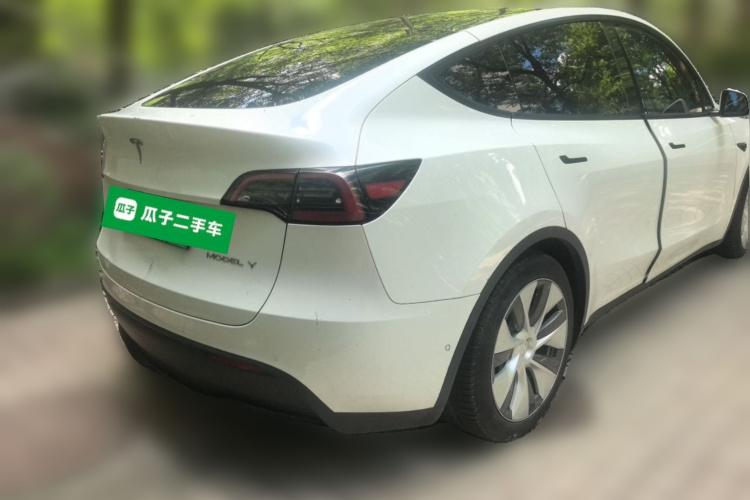Tesla Model Y 2022 #5 Tesla Model Y 2022 car image #5