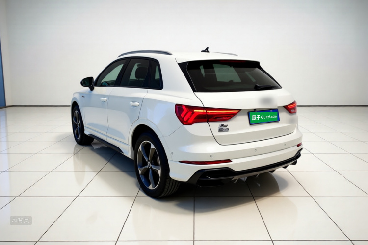 Audi Q3 2022 car image #5