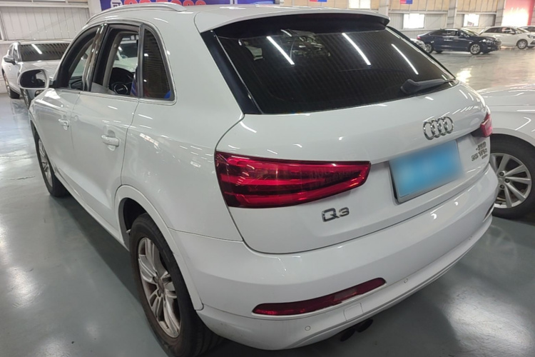 Audi Q3 2015 car image #5
