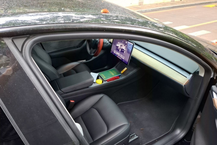 Tesla Model Y 2023 car image #27