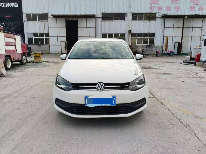 Volkswagen Polo 2016 car image #3