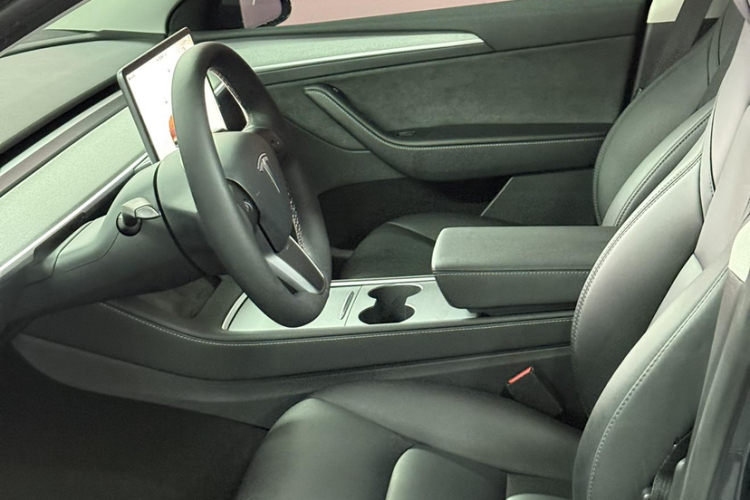 Tesla Model Y 2025 #26 Tesla Model Y 2025 car image #26