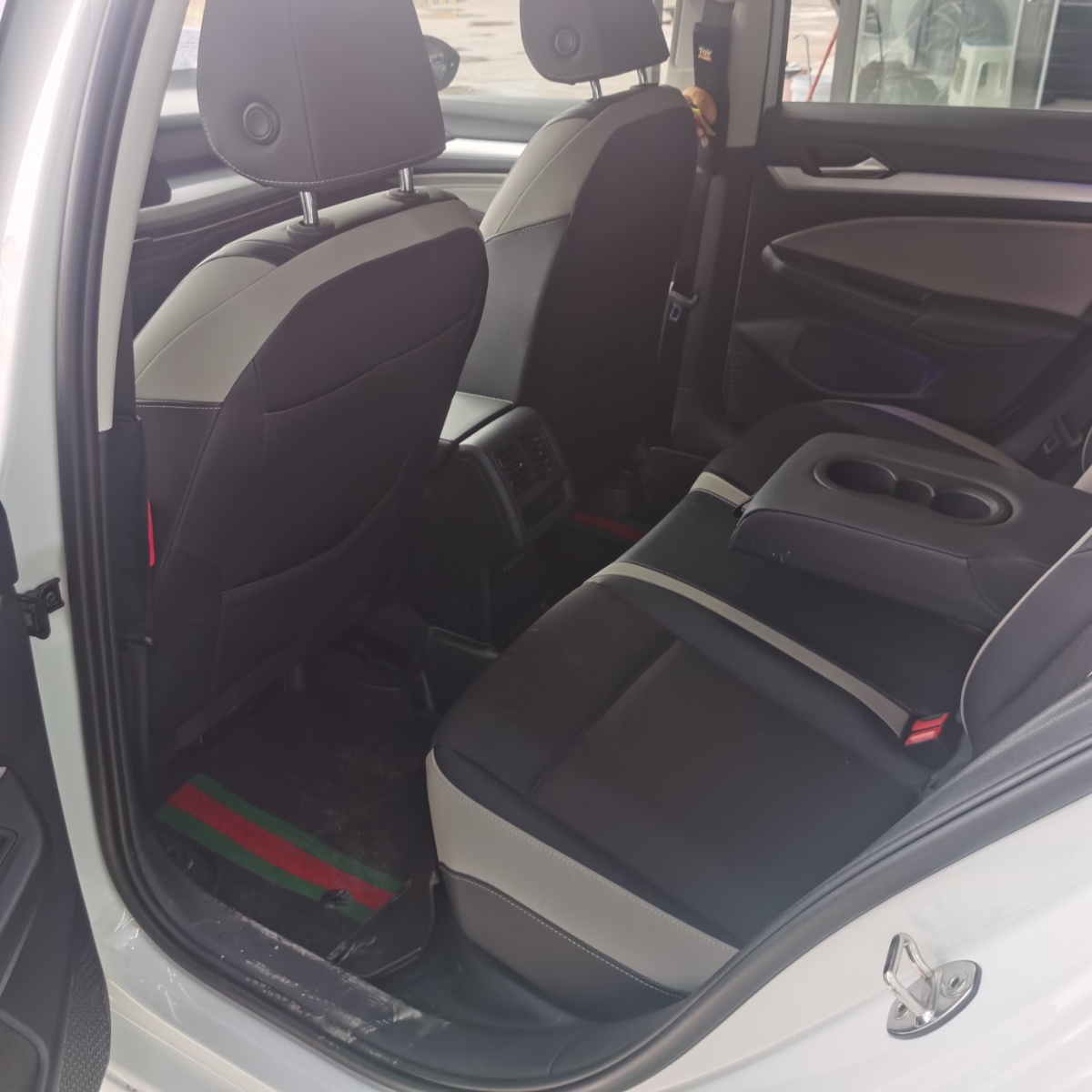 Volkswagen Golf 2022 car image #6