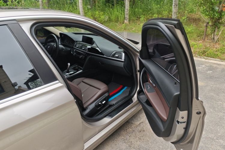 BMW 3 Series 2019 #23 BMW 3 Series 2019 immagine di auto #23