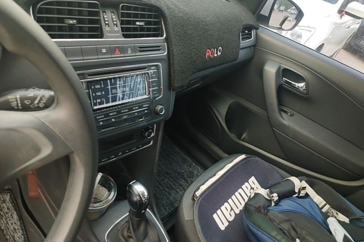 Volkswagen Polo 2015 #13 Volkswagen Polo 2015 car image #13