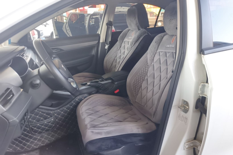 GEELY Emgrand 2022 car image #15