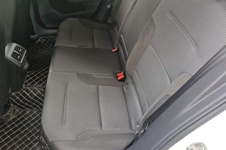 Volkswagen Golf 2019 #17 Volkswagen Golf 2019 car image #17