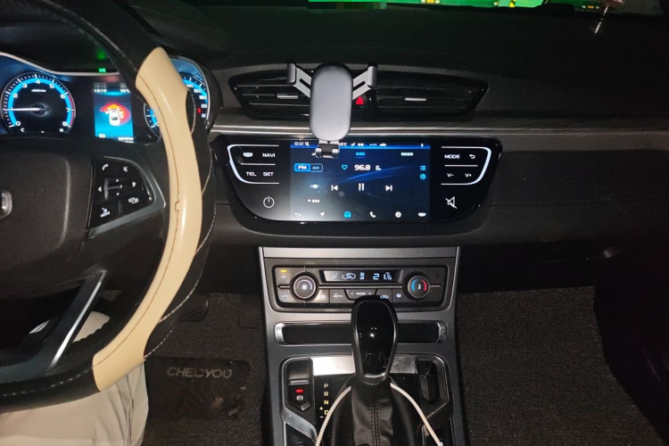 GEELY Emgrand 2019 #13 GEELY Emgrand 2019 car image #13