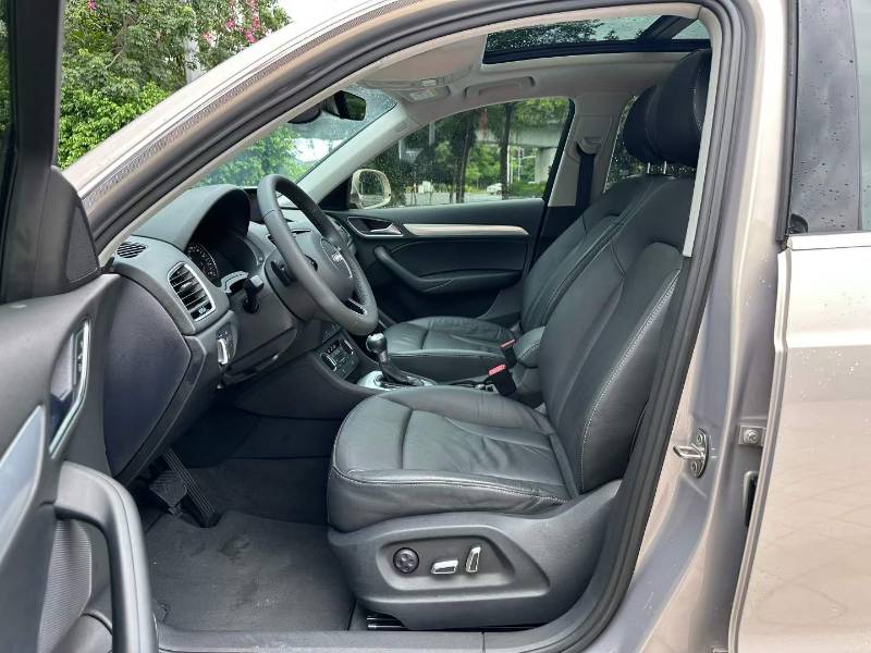 Audi Q3 2018 car image #6