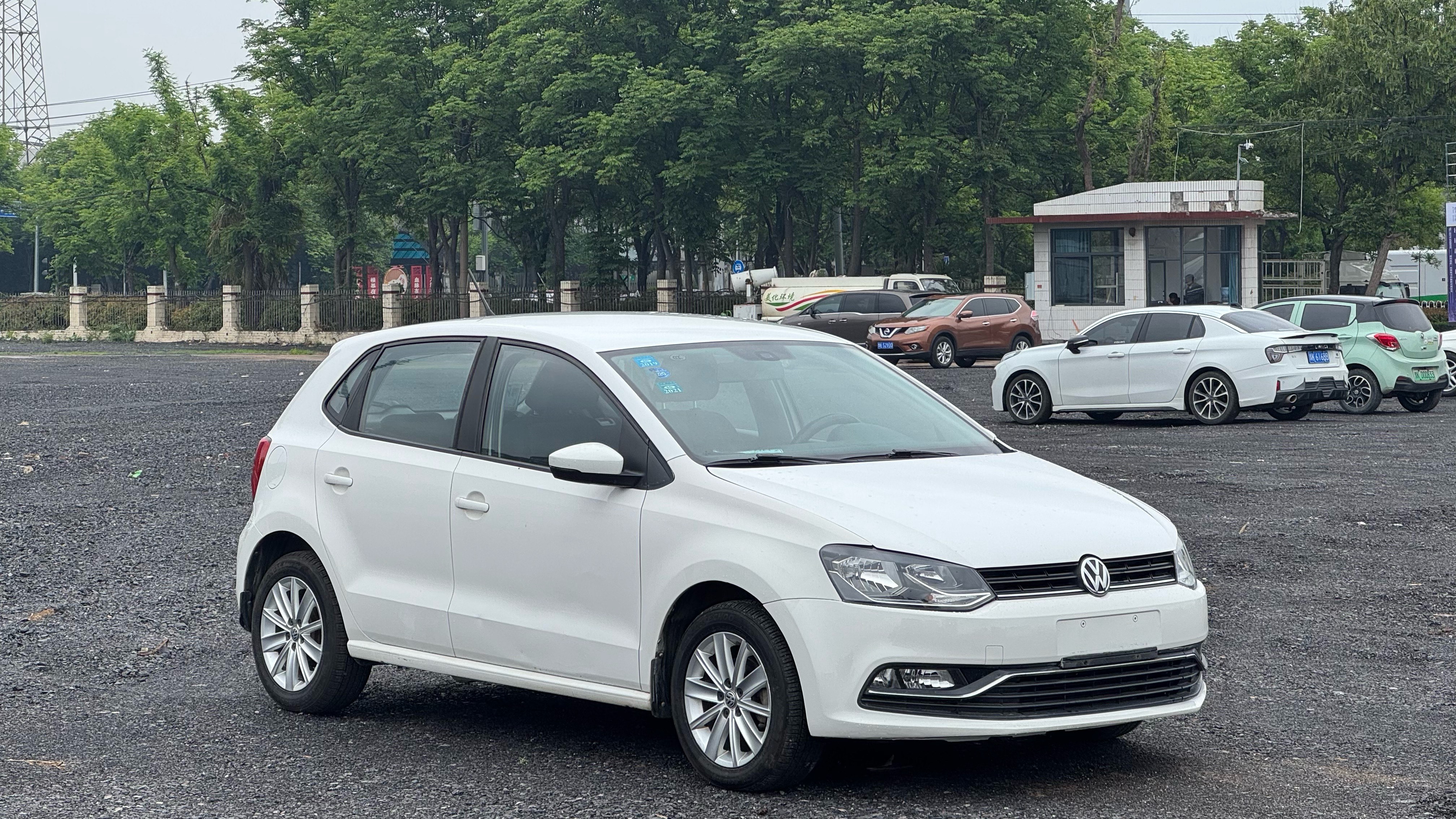 Volkswagen Polo 2015 #5 Volkswagen Polo 2015 car image #5