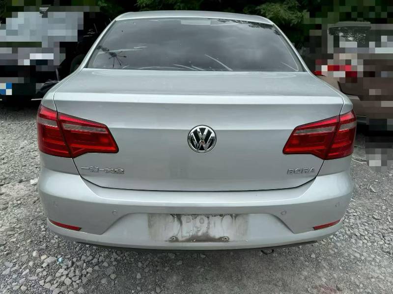 Volkswagen Bora 2013 car image #6