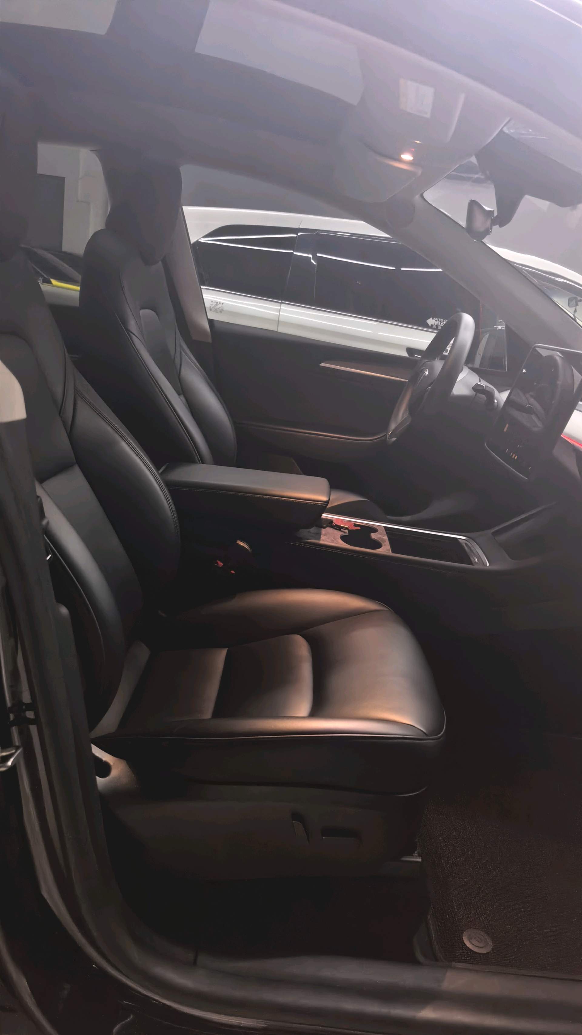 Tesla Model Y 2024 car image #4