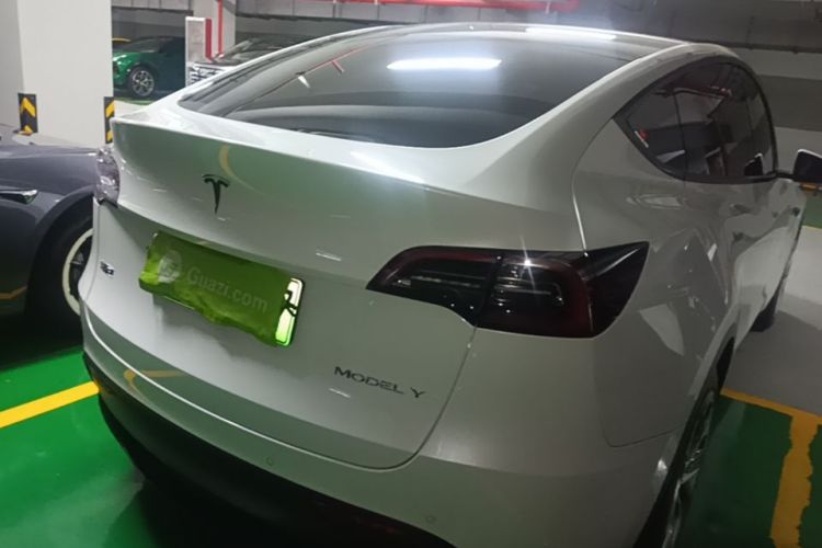 Tesla Model Y 2023 car image #5