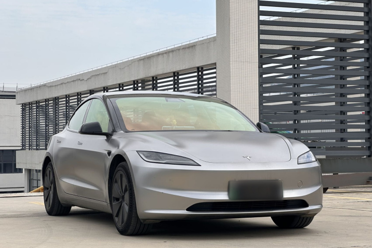 Tesla Model 3 2024 car image #4