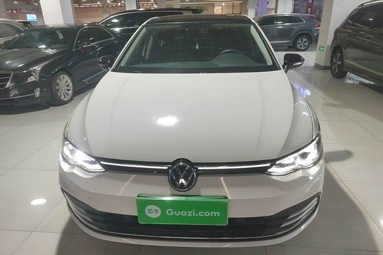 Volkswagen Golf 2023 car image #3