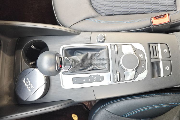 Audi A3 2019 car image #14