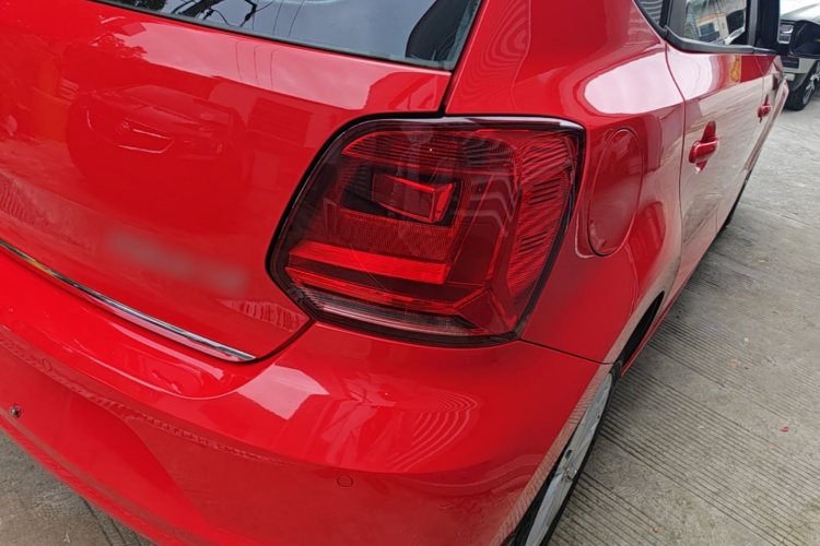 Volkswagen Polo 2015 car image #8