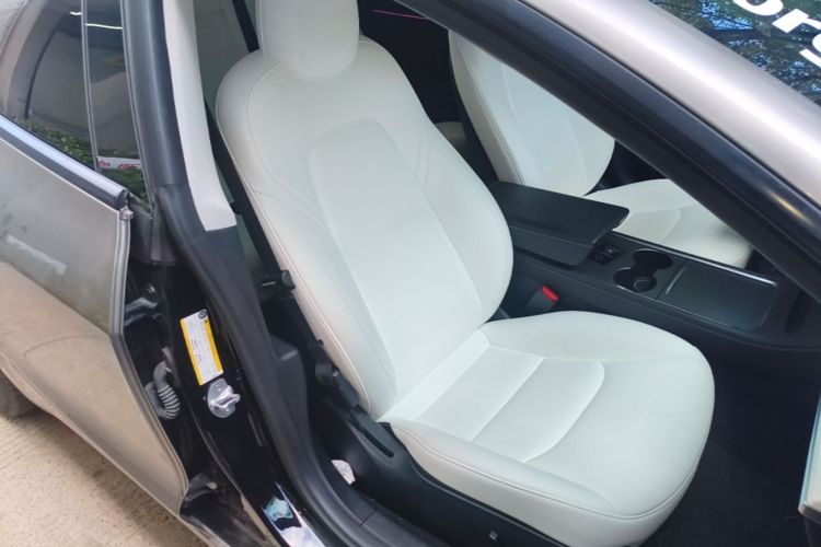 Tesla Model 3 2023 car image #24