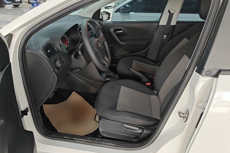 Volkswagen Polo 2019 car image #15