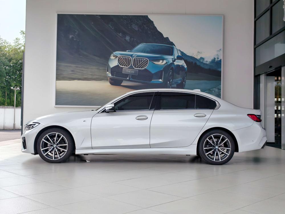 BMW 3 Series 2020 صورة سيارة #3