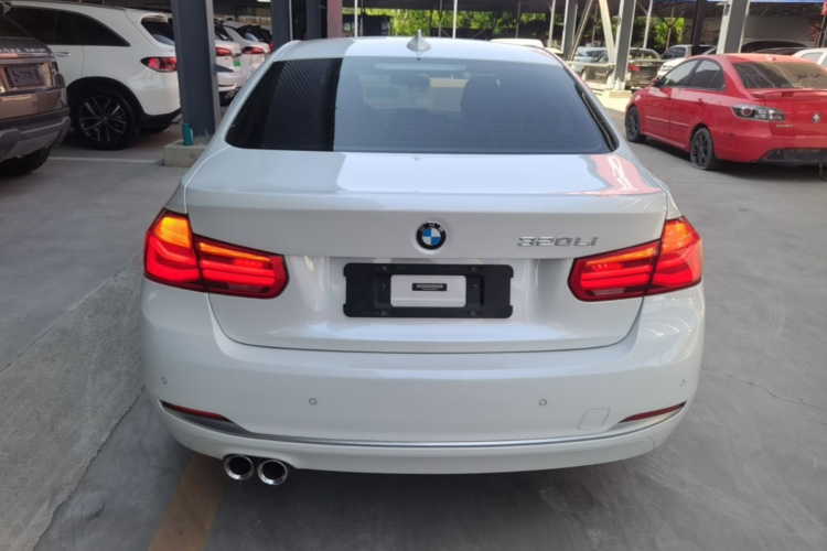 BMW 3 Series 2018 #4 BMW 3 Series 2018 car image #4