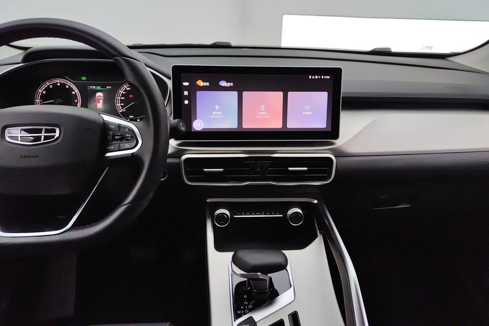 GEELY Coolray 2023 صورة سيارة #12