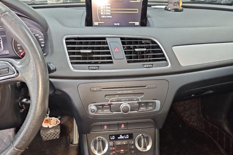 Audi Q3 2015 #13 Audi Q3 2015 car image #13