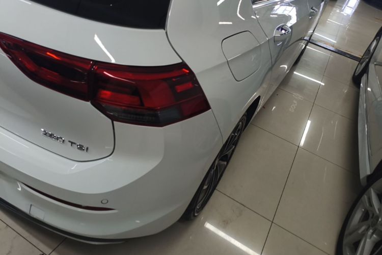 Volkswagen Golf 2022 car image #8