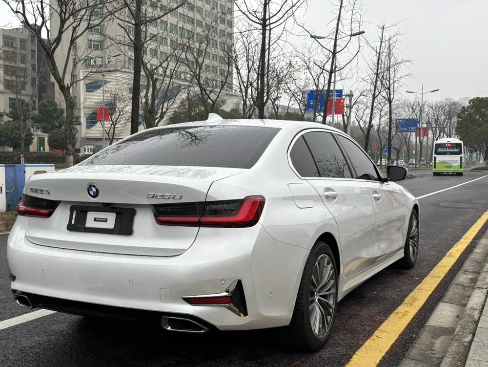 BMW 3 Series 2019 #6 BMW 3 Series 2019 car image #6