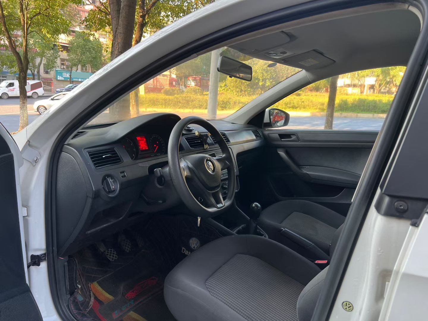 Volkswagen Santana 2018 imagen de coche #3