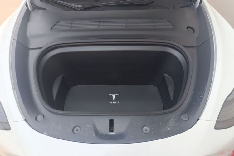Tesla Model Y 2022 #20 Tesla Model Y 2022 car image #20